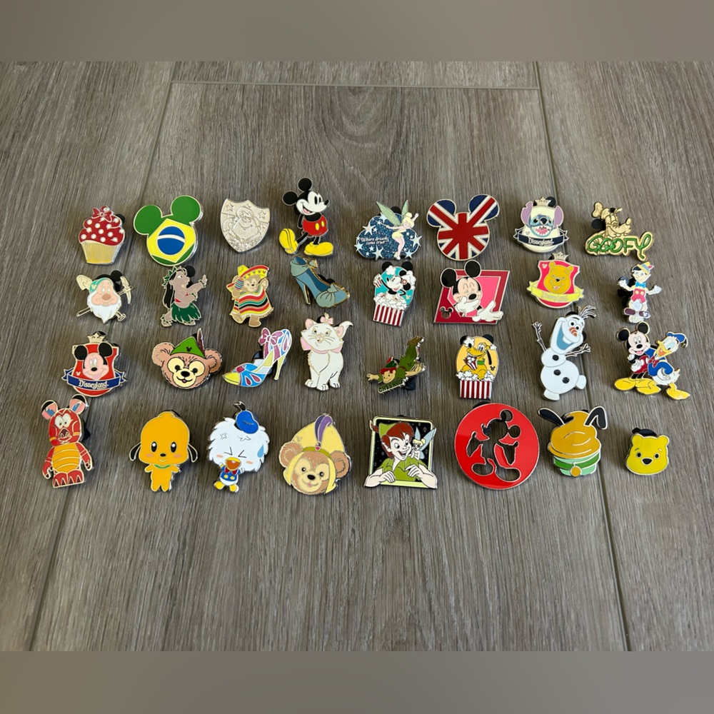 32 Disney Trading Pins Bundle